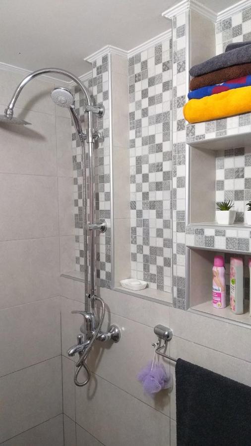 Apartman Sa Garazom I Internetom SJJ Exterior foto