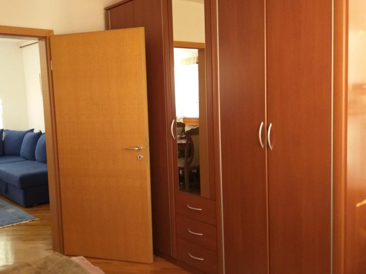 Apartman Sa Garazom I Internetom SJJ Exterior foto